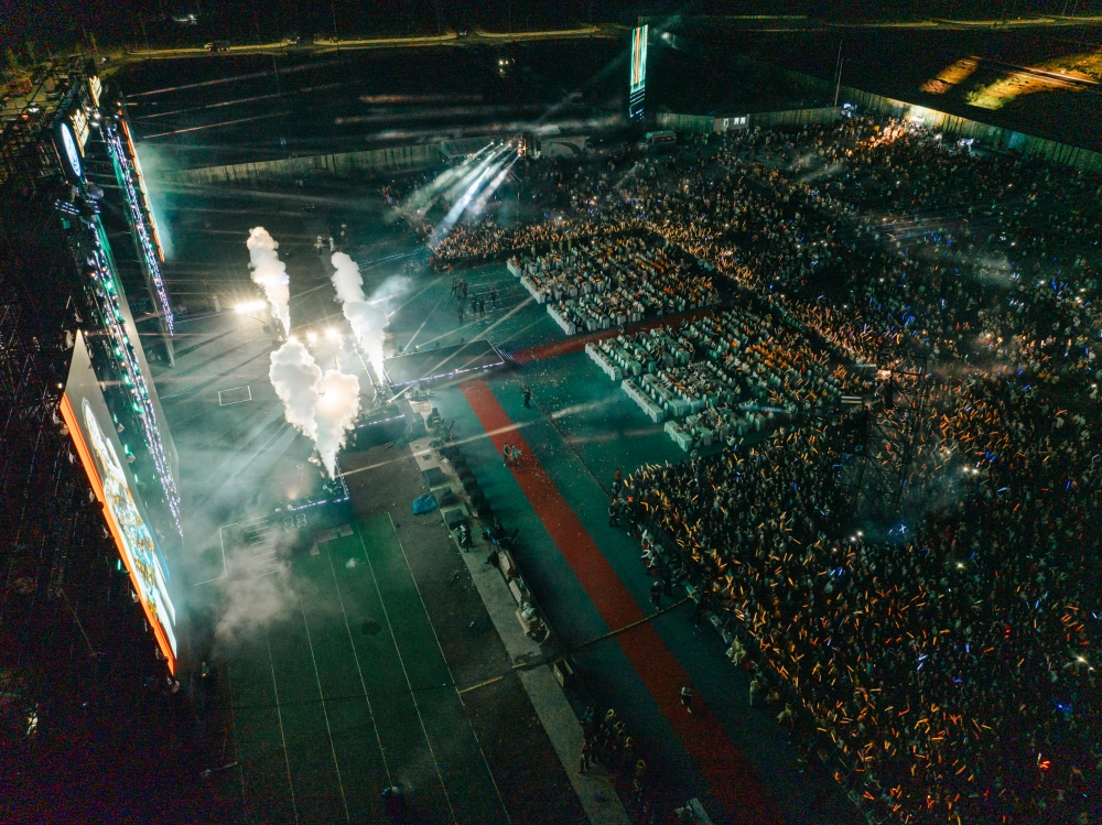 Hàng chục nghìn khán giả bùng nổ trong đêm đại nhạc hội TP Thiên niên kỷ T&T City Millennia