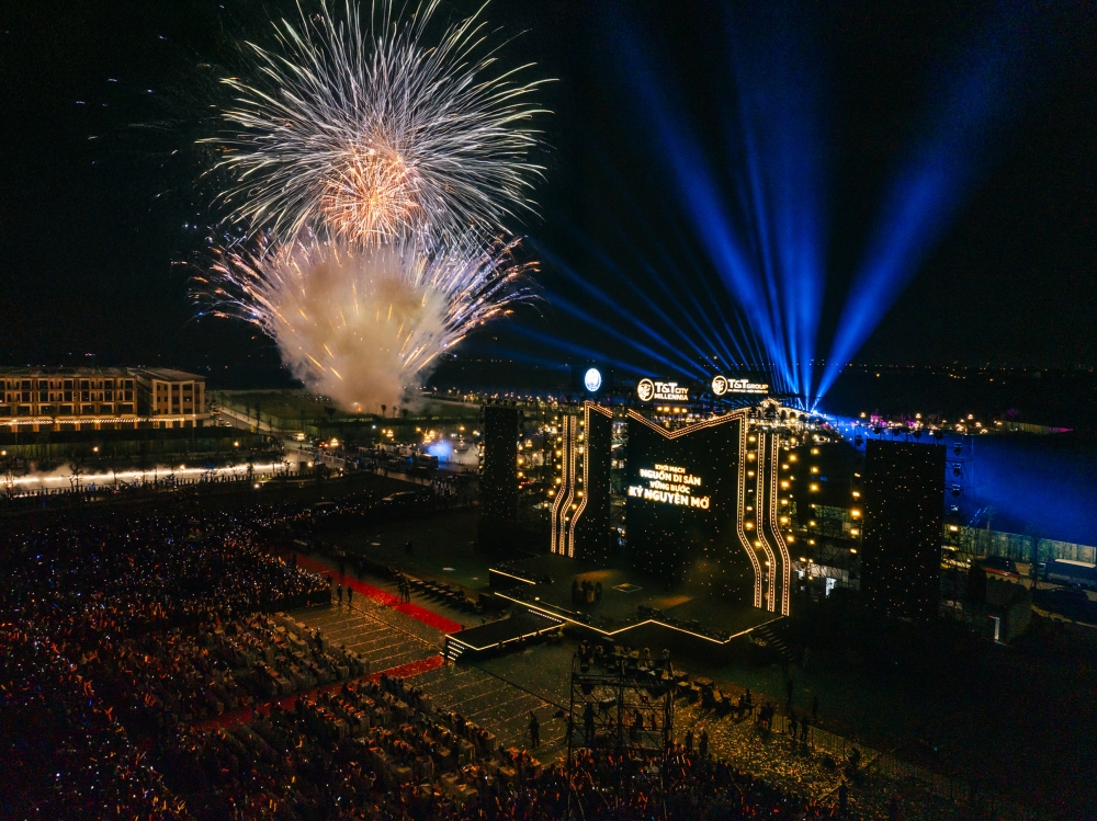 Hàng chục nghìn khán giả bùng nổ trong đêm đại nhạc hội TP Thiên niên kỷ T&T City Millennia