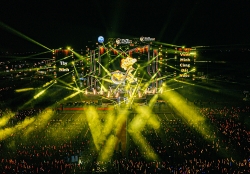 gan 5 van nguoi hoi tu ve tt city millennia trai nghiem 2 cong trinh ky luc quoc gia va dai nhac hoi