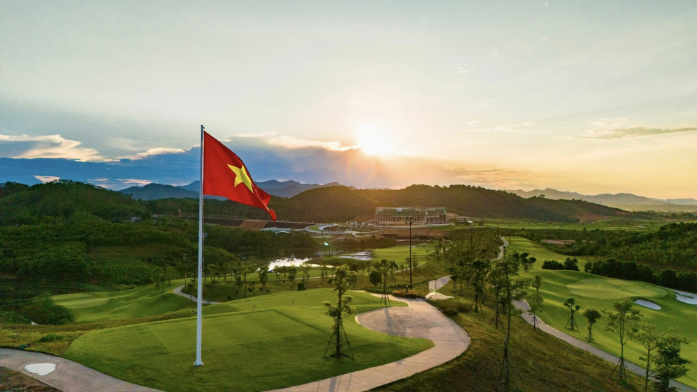 Văn Lang Empire T&T Golf Club