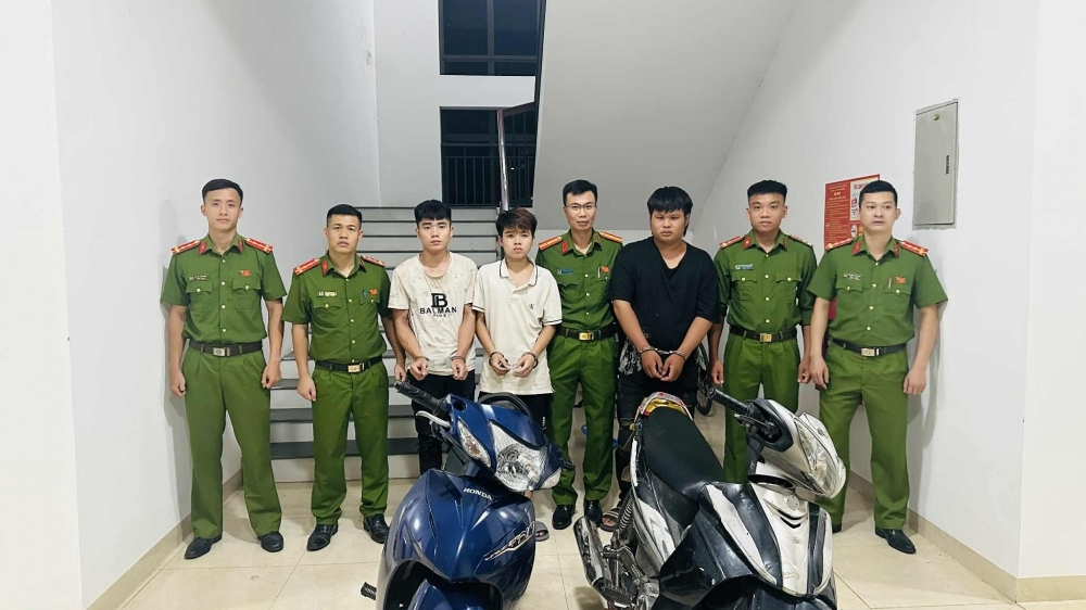 Công an xã Tiên Lục nhanh chóng bắt giữ 3 đối tượng cướp giật tài sản