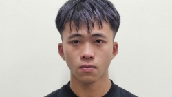 doi tuong sa luoi sau 2 ngay dot nhap cua hang trom 10 dien thoai di dong