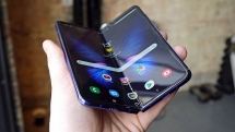 Galaxy Fold "cháy hàng" ngay ngày đầu tiên đặt hàng