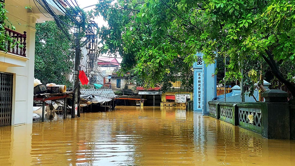 Thủ tướng Phạm Minh Chính kiểm tra, chỉ đạo công tác phòng, chống lũ tại Bắc Giang