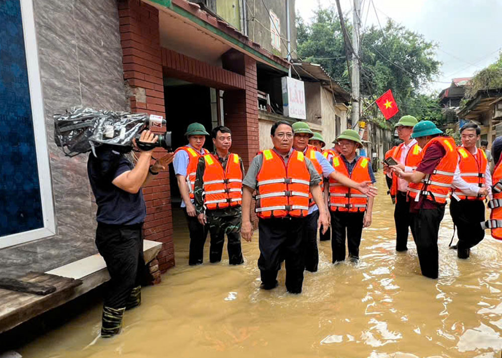 Thủ tướng Phạm Minh Chính kiểm tra, chỉ đạo công tác phòng, chống lũ tại Bắc Giang