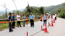 bac giang xuat hien vet nut mat duong quoc lo 279 deo ha my