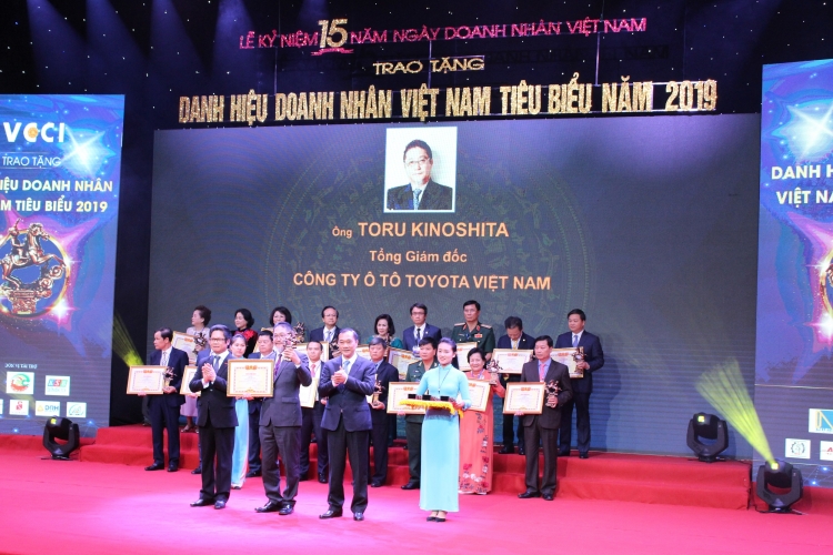 toyota viet nam nhan hai giai thuong danh gia