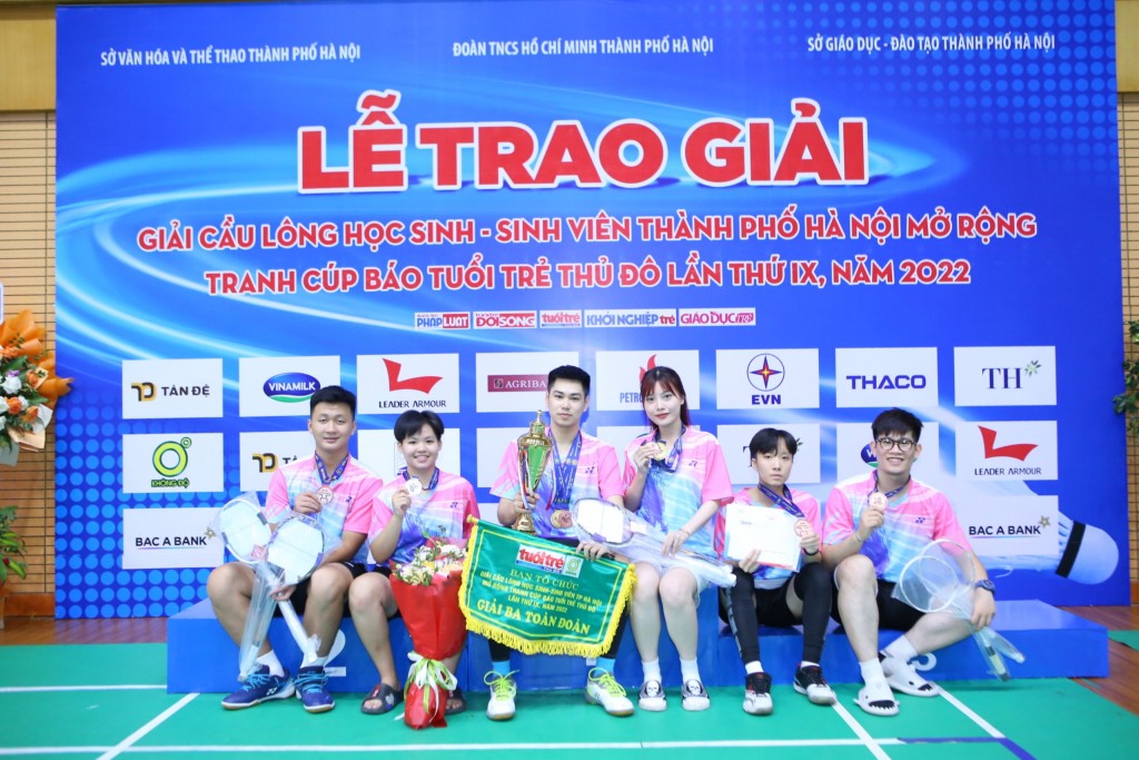 Bế mạc Giải Cầu lông HS-SV TP Hà Nội tranh cúp báo Tuổi trẻ Thủ đô lần thứ IX