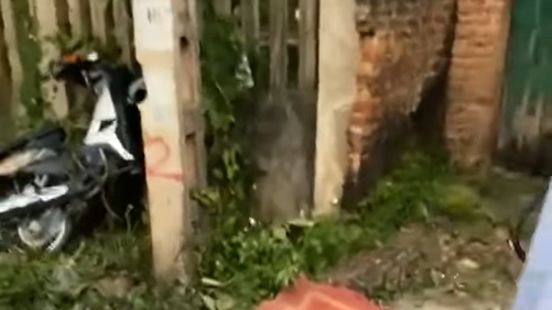 bac giang hai thieu nien di xe may lao vao hang rao tu vong
