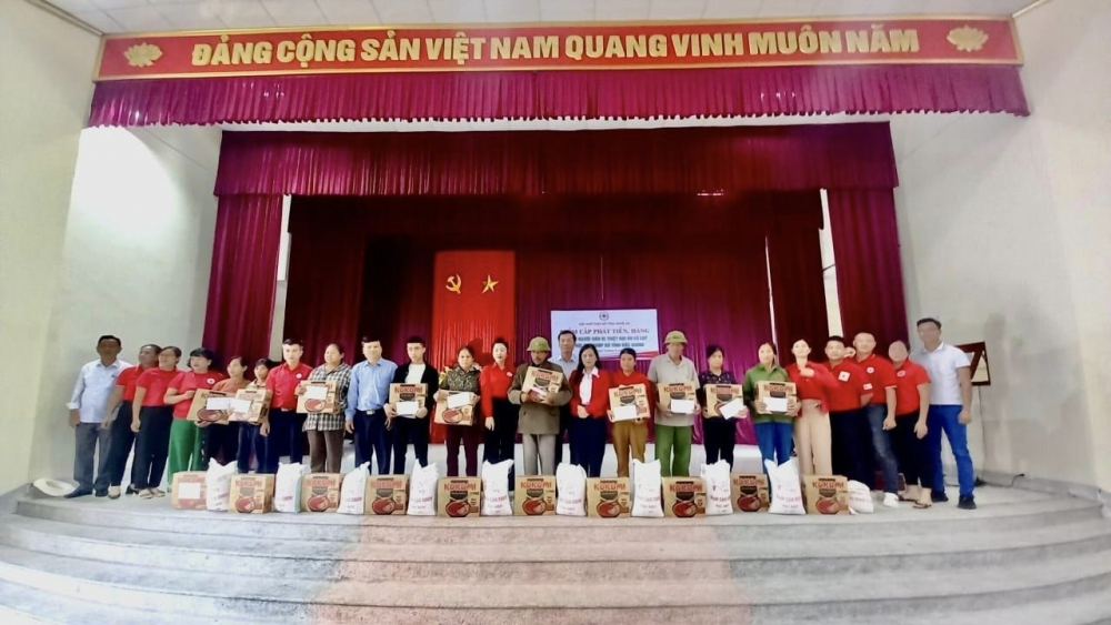 Hội Chữ thập đỏ tỉnh Bắc Giang vận động ủng hộ đồng bào miền Trung