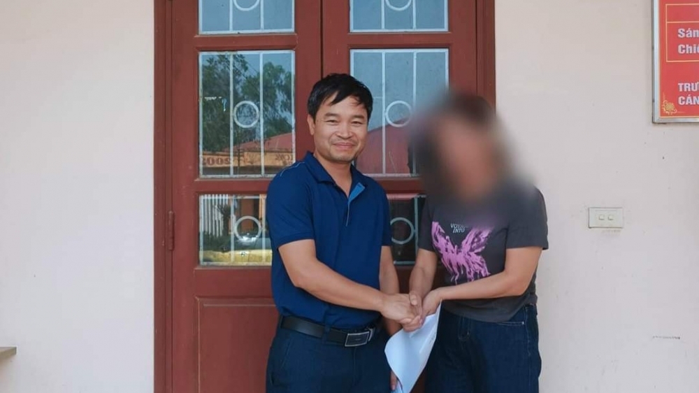 Bắc Giang: Thầy giáo trả lại 1 tỷ đồng cho người chuyển nhầm