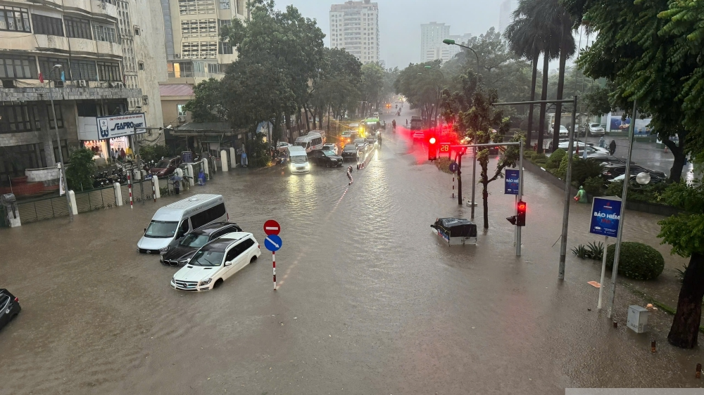 Giữ vững "vùng an toàn" giữa bão số 10: Dấu ấn thoát nước bảo vệ thành công Đại hội Đảng Bắc Ninh