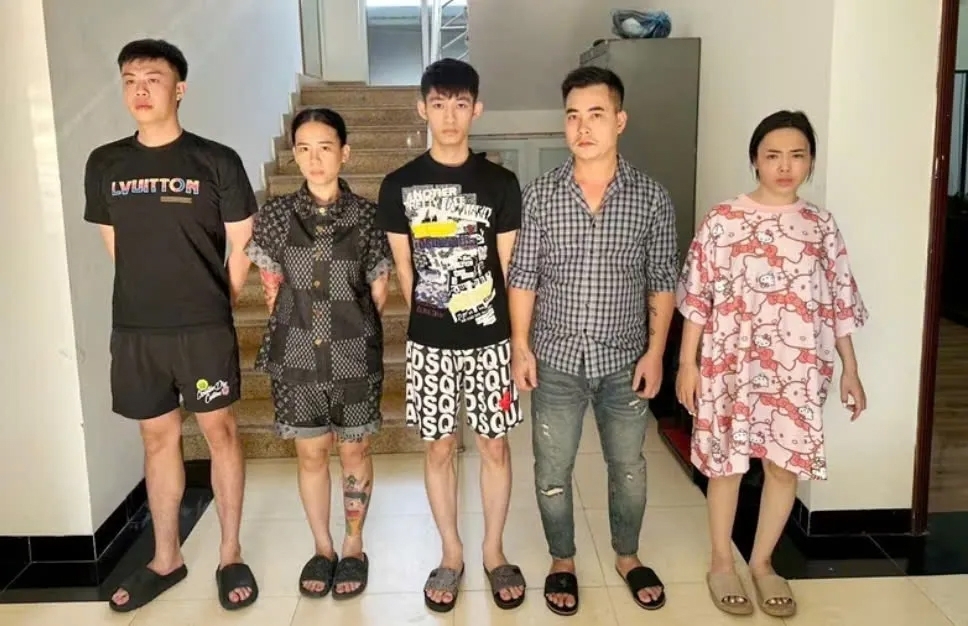 Hà Nội: Giám đốc công ty và nhân viên bị khởi tố vì cưỡng đoạt tài sản của người xin việc