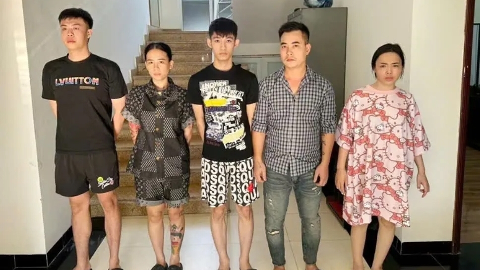 Hà Nội: Giám đốc công ty và nhân viên bị khởi tố vì cưỡng đoạt tài sản của người xin việc