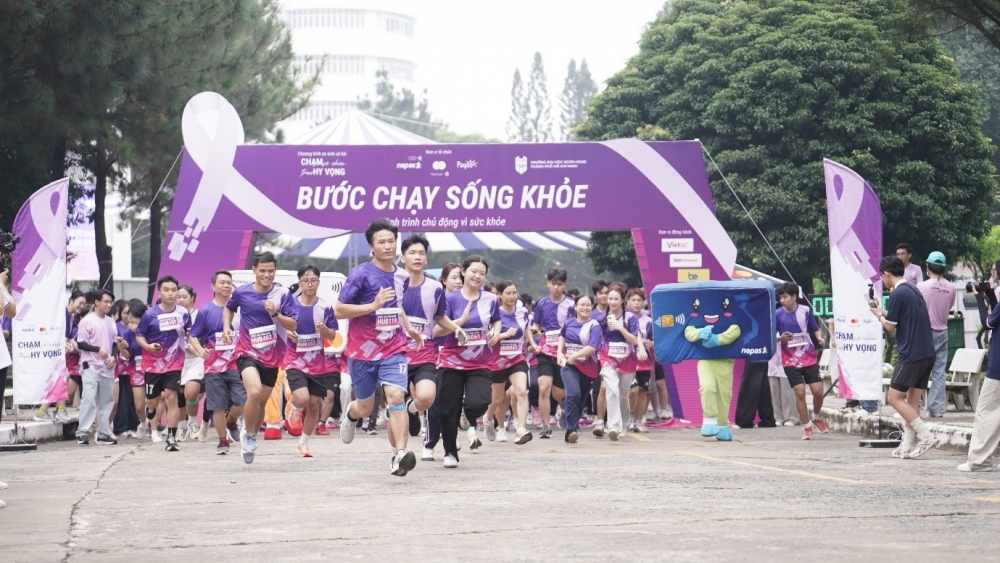 Napas, Mastercard và Payoo trao tặng gói tầm soát ung thư và xét nghiệm HPV cho phụ nữ yếu thế