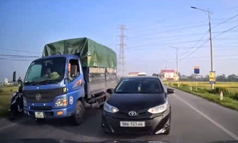 Bắc Ninh: Xử phạt lái xe lấn làn ngược chiều trên đường tỉnh 295