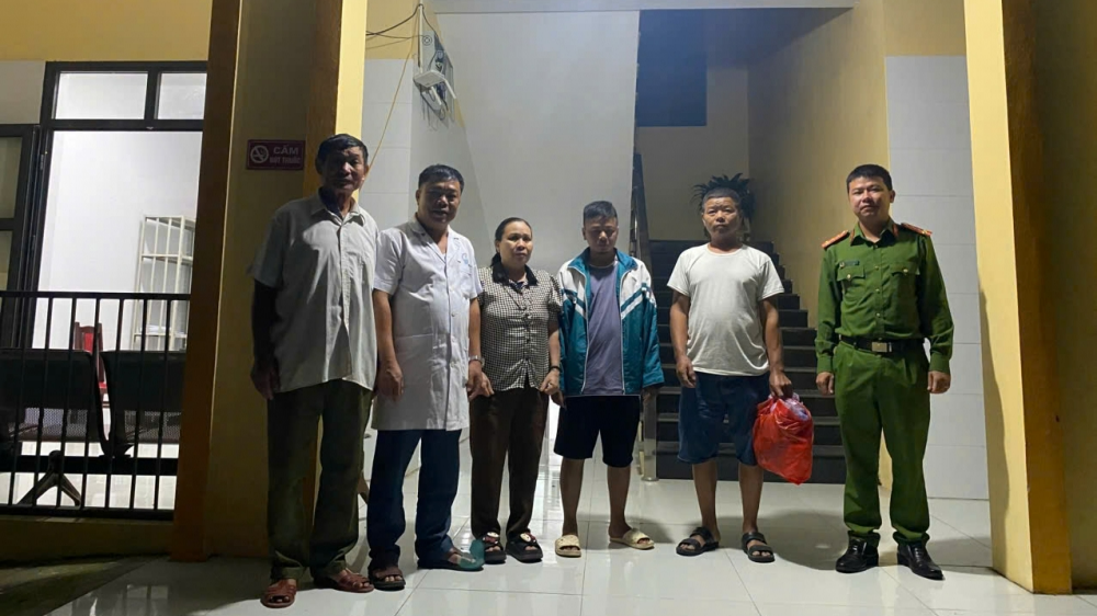 Công an xã Đồng Việt, bàn giao anh Phan Văn Ninh cho gia đình Bắc Ninh: Công an xã Đồng Việt tìm người thân cho người bị tâm thần đi lạc