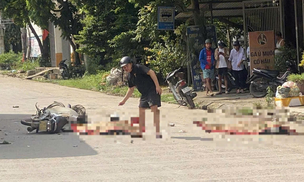 Hiện trường vụ tai nạn giao thông. Bắc Ninh: Tai nạn nghiêm trọng giữa ô tô khách và xe máy, 2 người đi xe máy tử vong tại chỗ