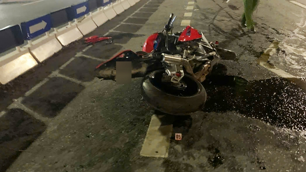 Hà Nội: Va chạm mạnh giữa hai xe máy, một người bị đứt lìa bàn chân Hà Nội: Va chạm mạnh giữa hai xe máy, một người bị đứt lìa bàn chân