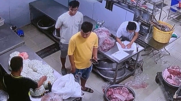 Lãnh đạo TP Hà Nội yêu cầu xử lý nghiêm vụ thực phẩm ôi thiu tại Trường Tiểu học Cự Khê