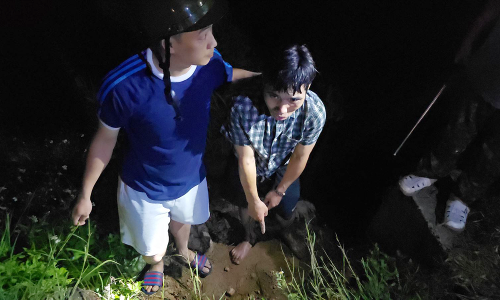 bac ninh bat giu 2 doi tuong trom 44m cap dien tai tinh lo 299