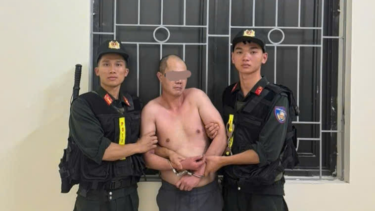 Bắc Ninh: Cảnh sát cơ động khống chế đối tượng "ngáo đá" cố thủ trong nhà