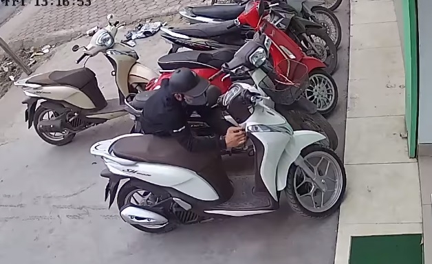 Hà Nội: Khởi tố đối tượng có 3 tiền án tiếp tục trộm cắp xe máy