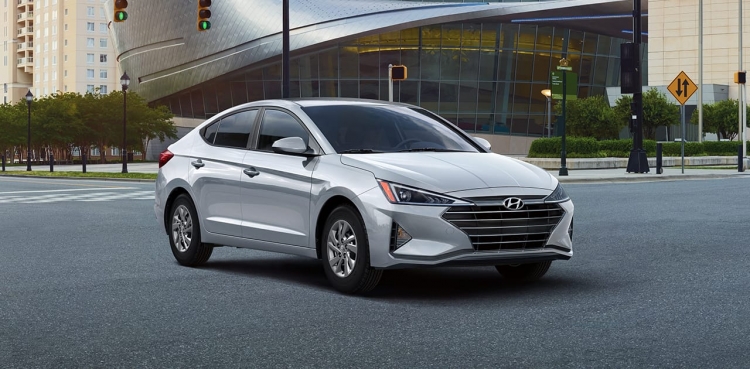 Hyundai Elantra 2020 bị triệu hồi vì nguy cơ văng bánh khi chạy hyundai elantra 2020 bi trieu hoi vi nguy co vang banh khi chay