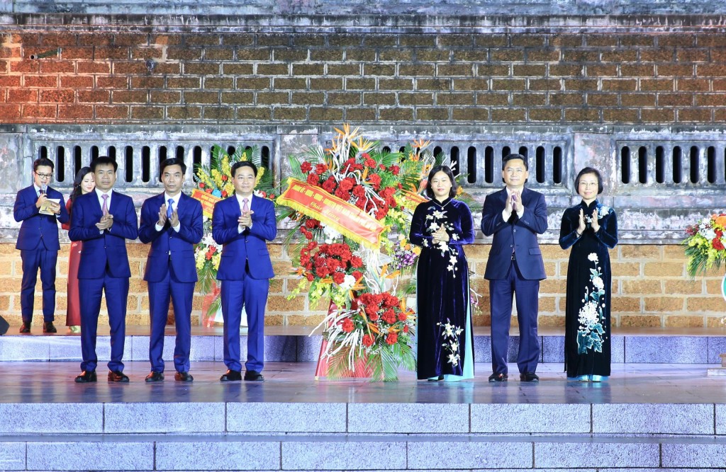 Thị xã Sơn Tây trang trọng tổ chức kỷ niệm 200 năm thành cổ
