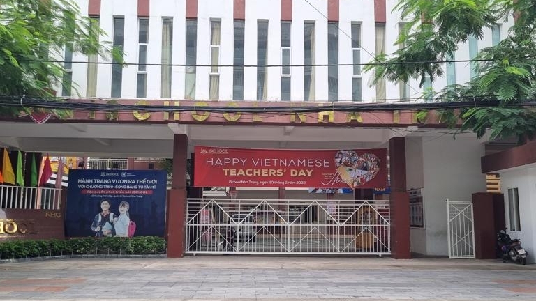 Khởi tố vụ án ngộ độc khiến hơn 600 học sinh Ischool nhập viện