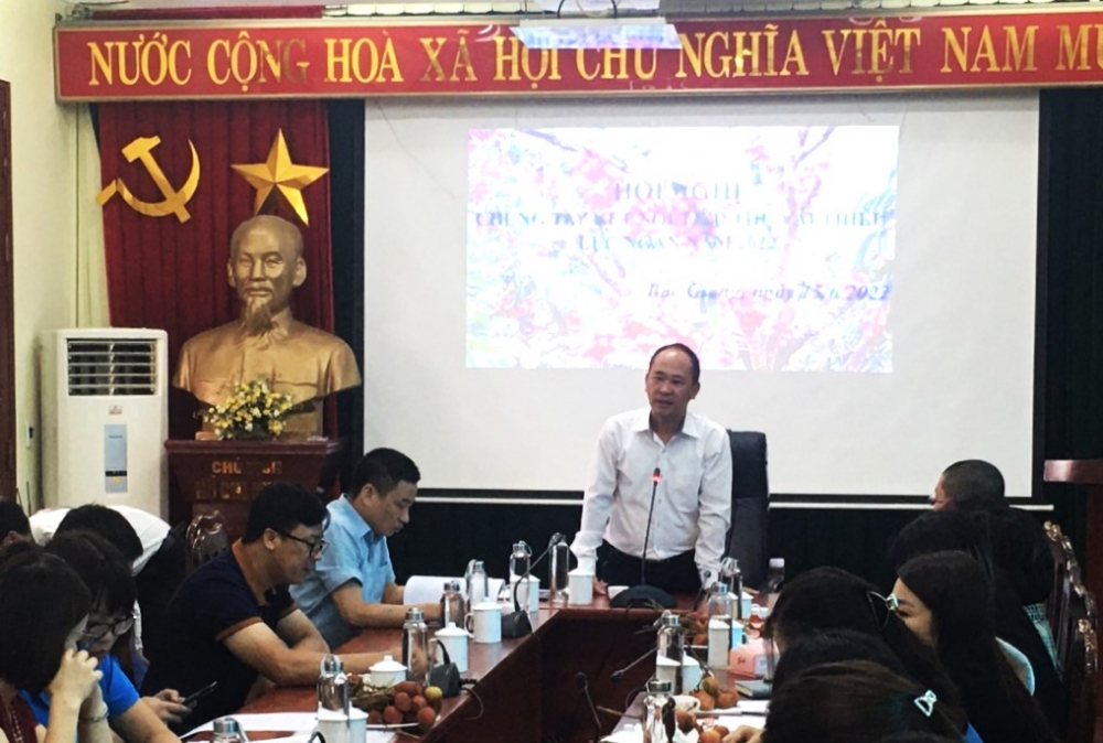 Ban quản lý Các KCN tỉnh Bắc Giang chia sẻ áp lực thiêu thụ vải thiều với bà con Lục Ngạn