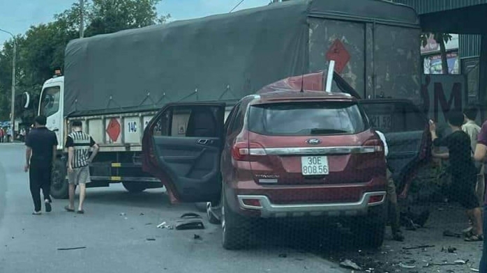 Quảng Ninh: Va chạm xe tải đỗ ven đường, 4 người bị thương