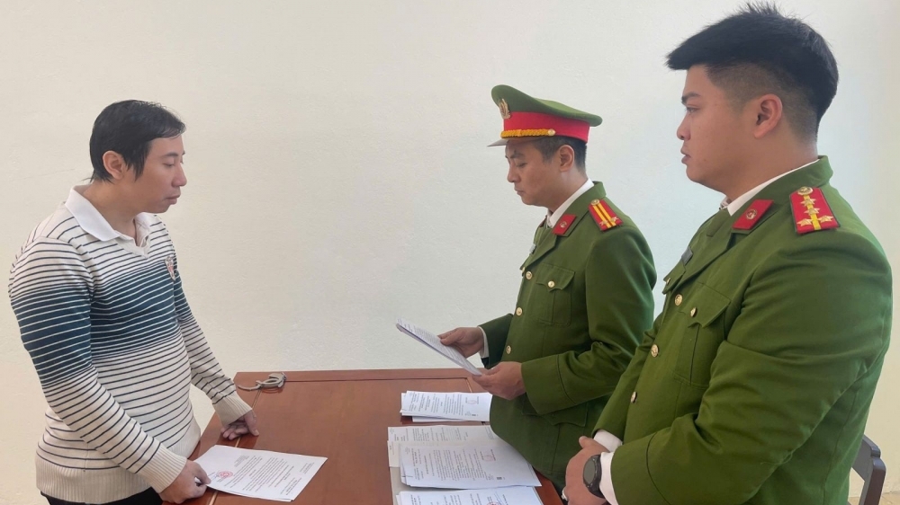 Khởi tố một nhân viên của Công ty TNHH Chuyển phát nhanh Thuận Phong chi nhánh Bắc Ninh