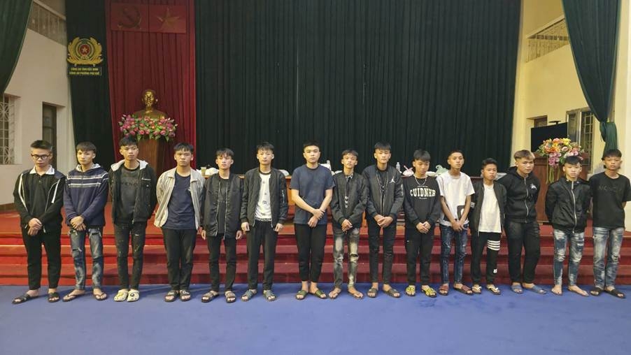 Các đối tượng tại cơ quan công an.