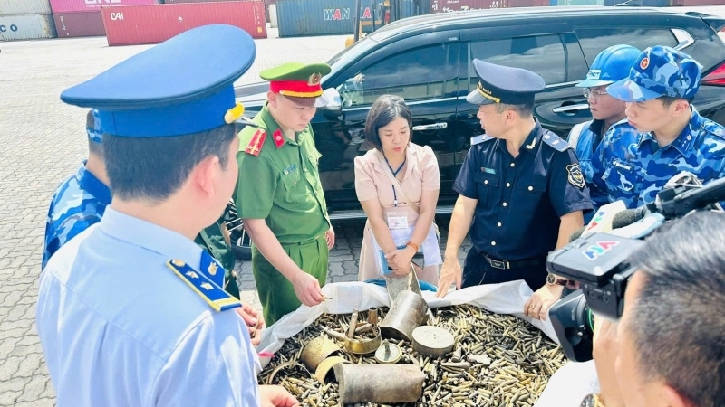 Phát hiện hơn 25 tấn đạn, vỏ đạn quân dụng nhập khẩu qua cảng Đình Vũ