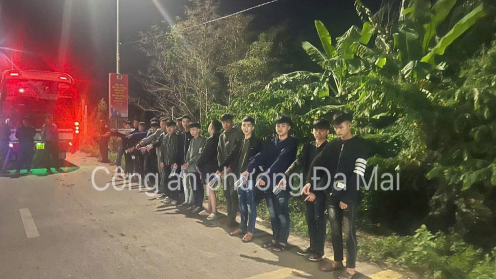 Bắc Ninh: Gần 30 thanh thiếu niên mang hung khí gây rối, náo loạn đường phố trong đêm