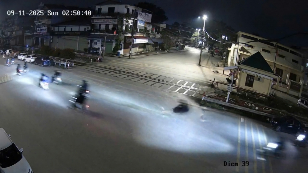 Bắc Ninh: Gần 30 thanh thiếu niên mang hung khí gây rối, náo loạn đường phố trong đêm