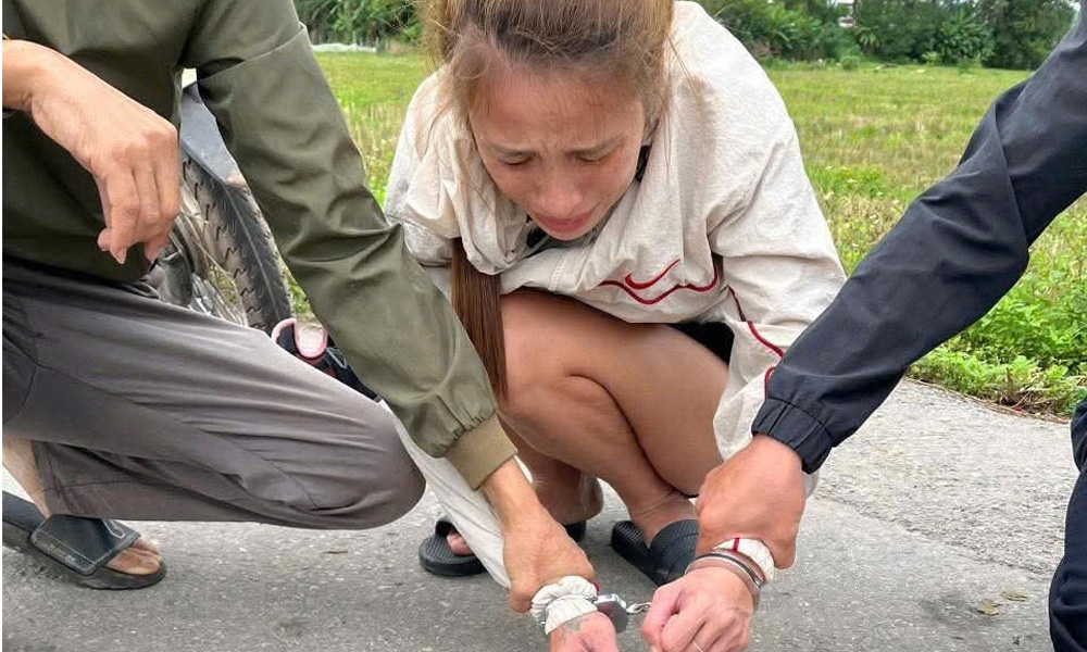 Công an xã Nhã Nam liên tiếp phát hiện hai vụ ma túy trên địa bàn Công an xã Nhã Nam liên tiếp phát hiện hai vụ ma túy trên địa bàn