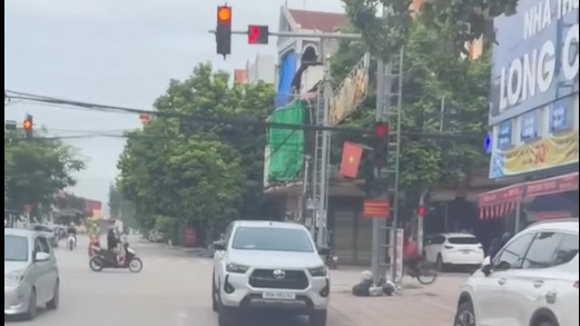 Bắc Ninh: Xử lý trường hợp dừng, đỗ xe ngược chiều trên tuyến ĐT295