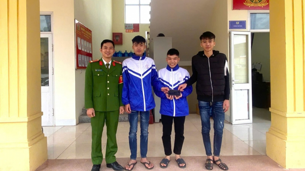 Ba em học sinh Ngô Minh Khuyết, Ngô Văn Quyền và Dương Tuấn Hiệp