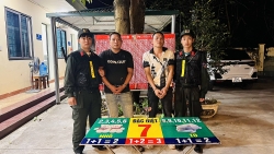 lao cai choi phi tieu an tien tai hoi cho 2 nam thanh nien bi bat vi danh bac