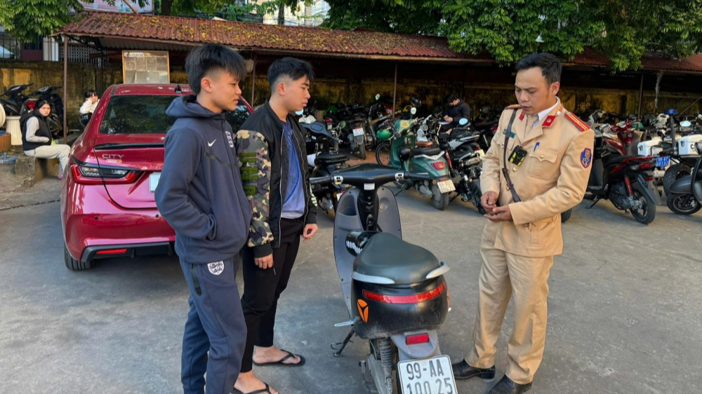 Bắc Ninh: Tăng cường xử lý vi phạm giao thông liên quan đến học sinh tại phường Võ Cường
