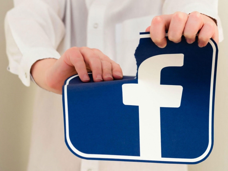 nhan vien facebook nhan hoi lo hang nghin usd de khoi phuc tai khoan da khoa