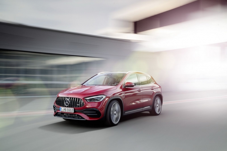 Mercedes-AMG GLA 35 2021: Nhỏ nhưng có võ, sở hữu công suất 302 mã lực