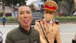 Hà Nội: Đối tượng tàng trữ ma túy trêu đùa CSGT khi bị bắt