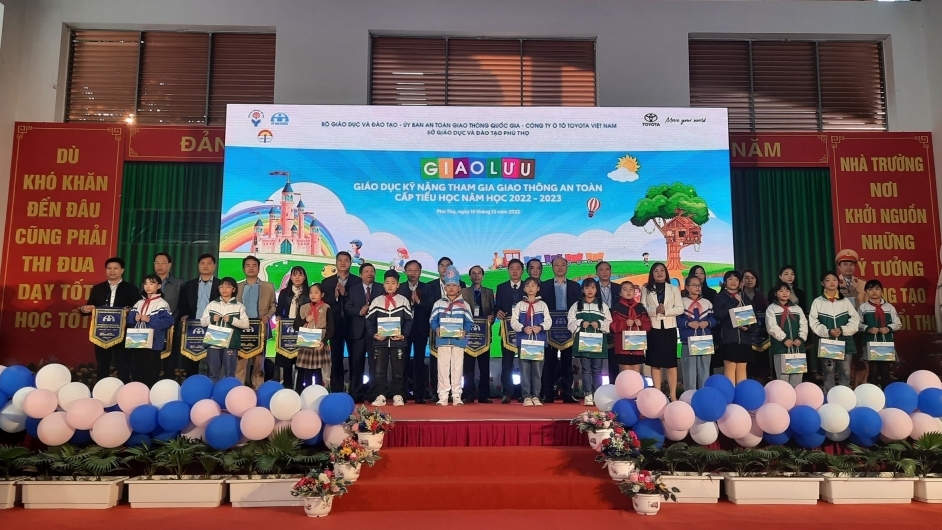 Toyota Việt Nam triển khai Chương trình “Toyota cùng em học An toàn giao thông” năm học 2022 - 2023