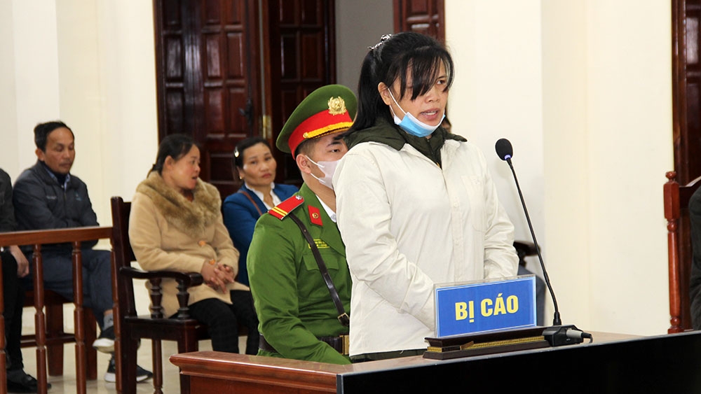 Bị cáo Phùn Thị Moi tại phiên tòa. Ảnh Báo Bắc Giang