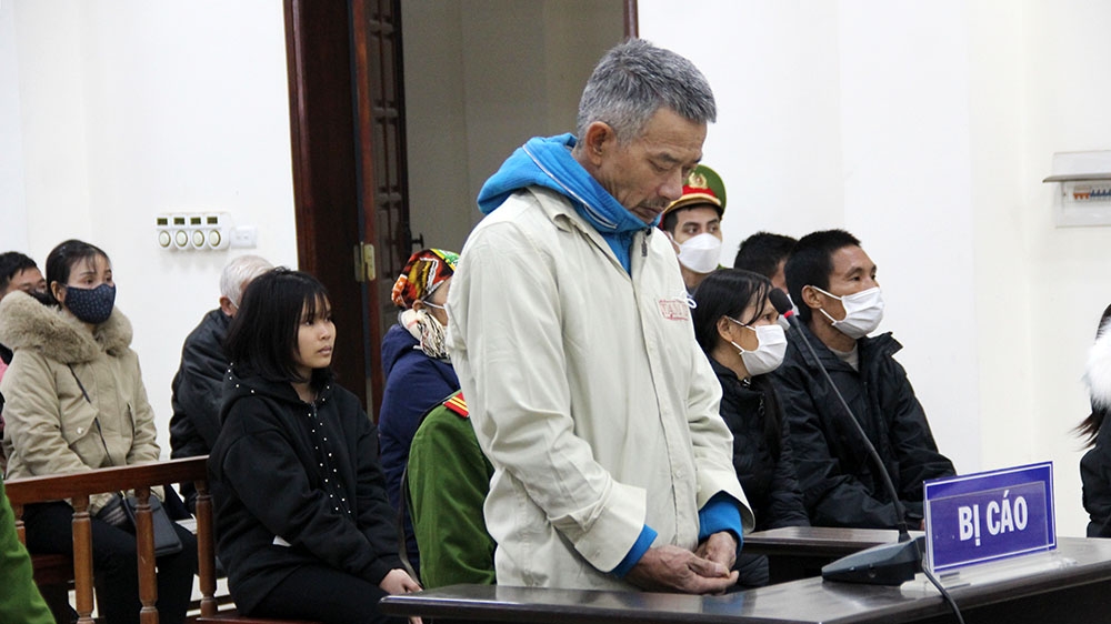 Bắc Giang: Ngăn cấm yêu đương dẫn tới giết người, ông nội cô gái lĩnh án 14 năm tù