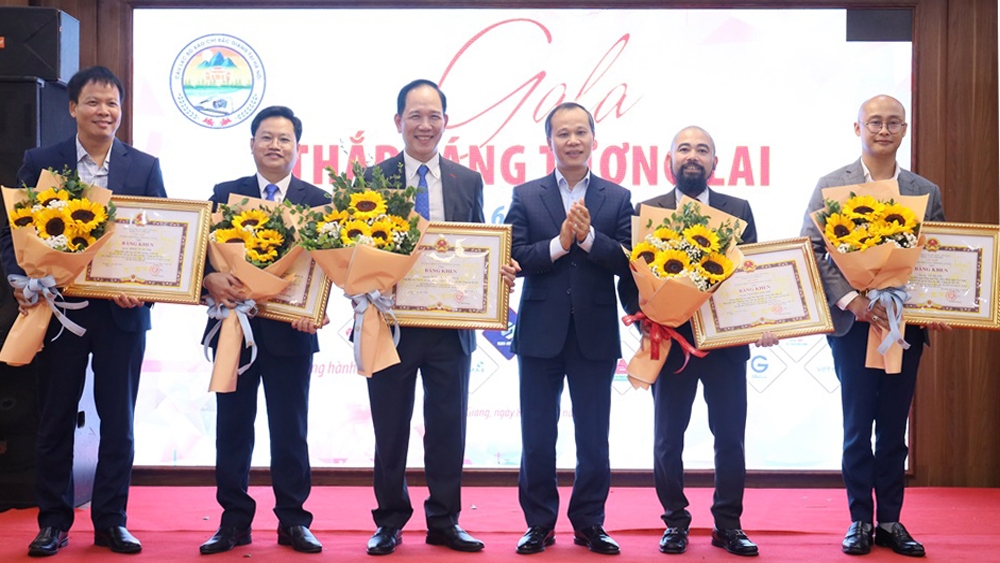 CLB Báo chí Bắc Giang tại Hà Nội tổ chức Gala &quot;Thắp sáng tương lai&quot;