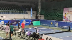 cau giay nguoi dan ong dot quy khi choi pickleball